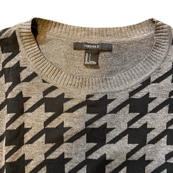 Forever 21 Sweater Women’s Crew-neck Grey-black Houndstooth Print Size L - Picture 2 of 12
